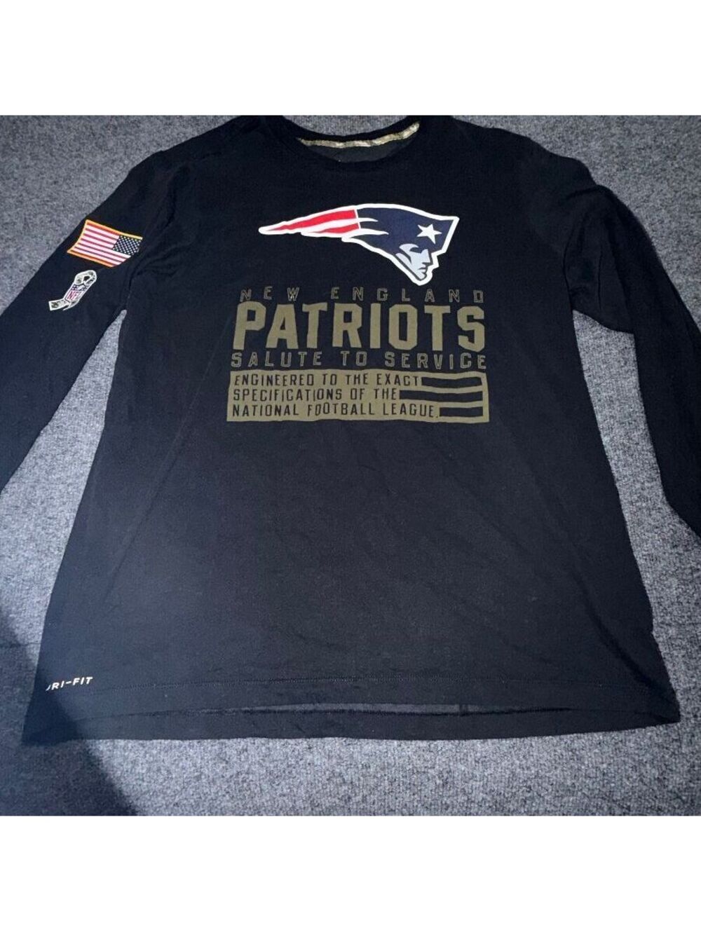 Nike New England Patriots Salute to Service Dri-FIT Long Sleeve Shirt Men’s XL